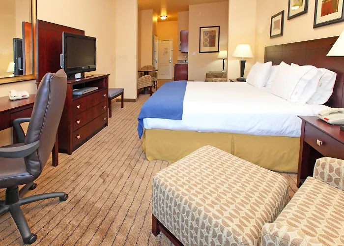 Holiday Inn Express Hotel & Suites Marshall By Ihg