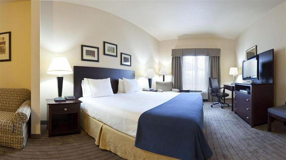 Express & By Ihg Hotel Marshall