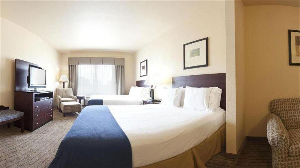 Express & By Ihg 3*