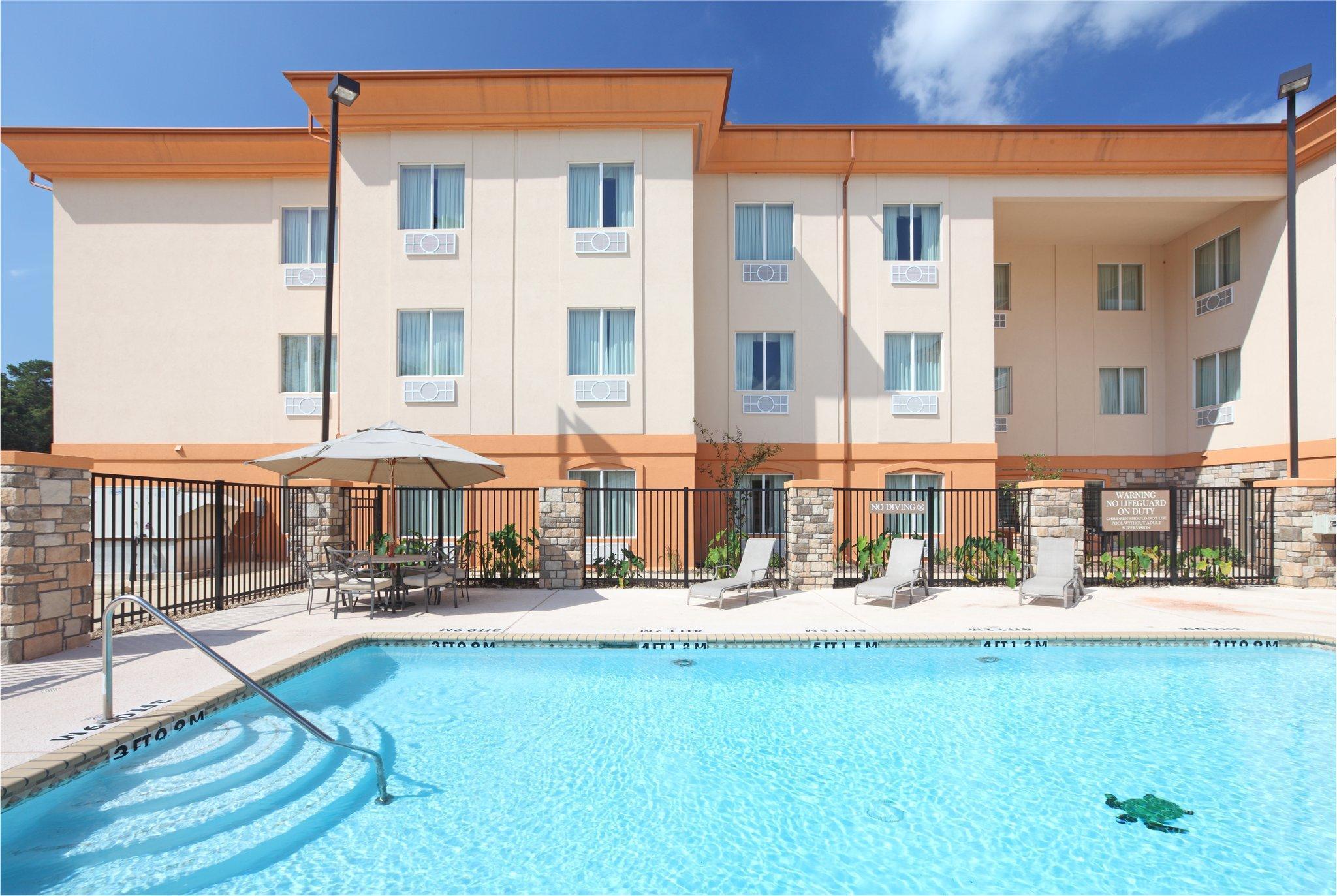 Express & By Ihg Hotel Marshall